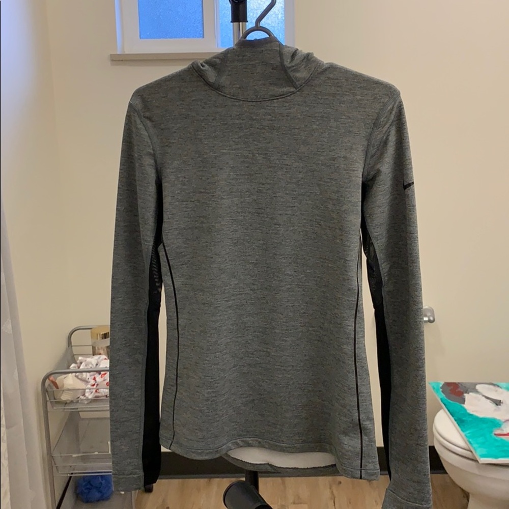Nike hyperwarm athletic lightweight sweater